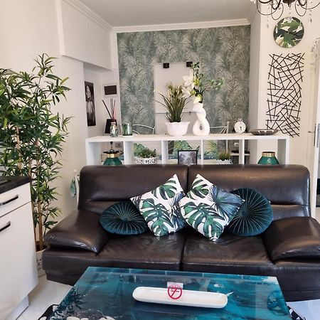 App Paris 5 Apartment Umag Bagian luar foto