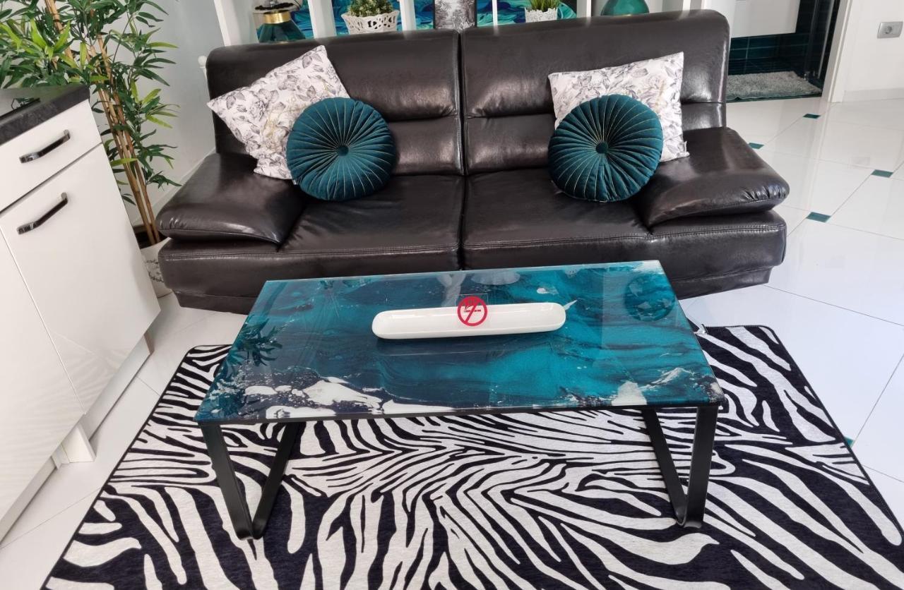 App Paris 5 Apartment Umag Bagian luar foto