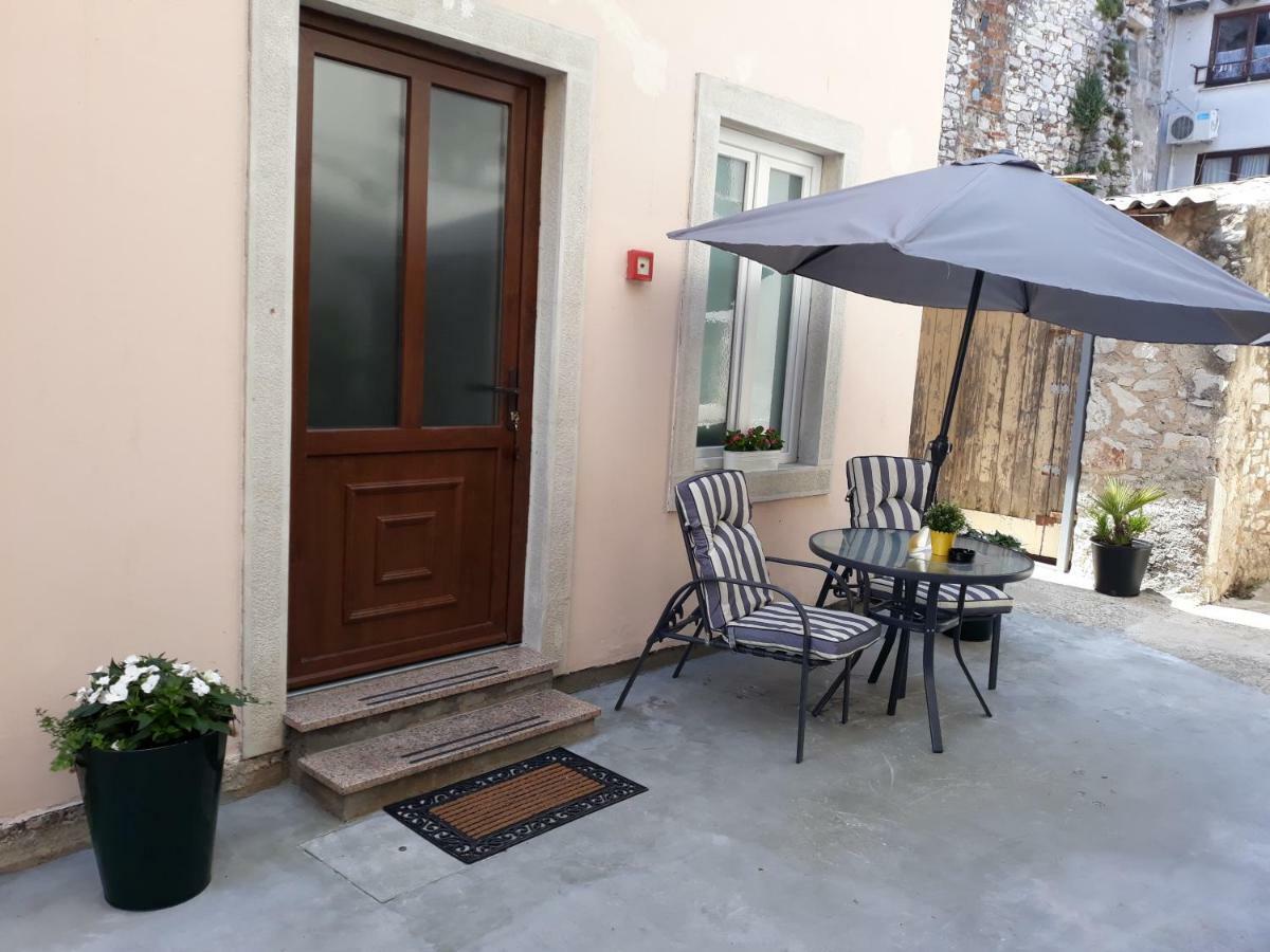 App Paris 5 Apartment Umag Bagian luar foto