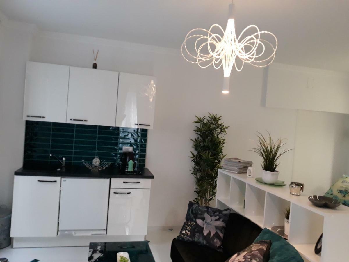 App Paris 5 Apartment Umag Bagian luar foto
